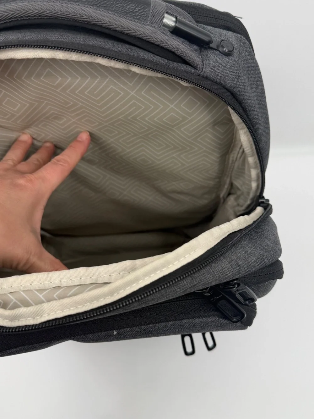 High Sierra Backpack Gray Straps Compartments Pockets Laptop Travel